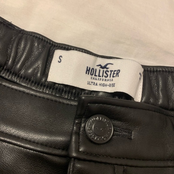 Hollister Shorts - Picture 2 of 2